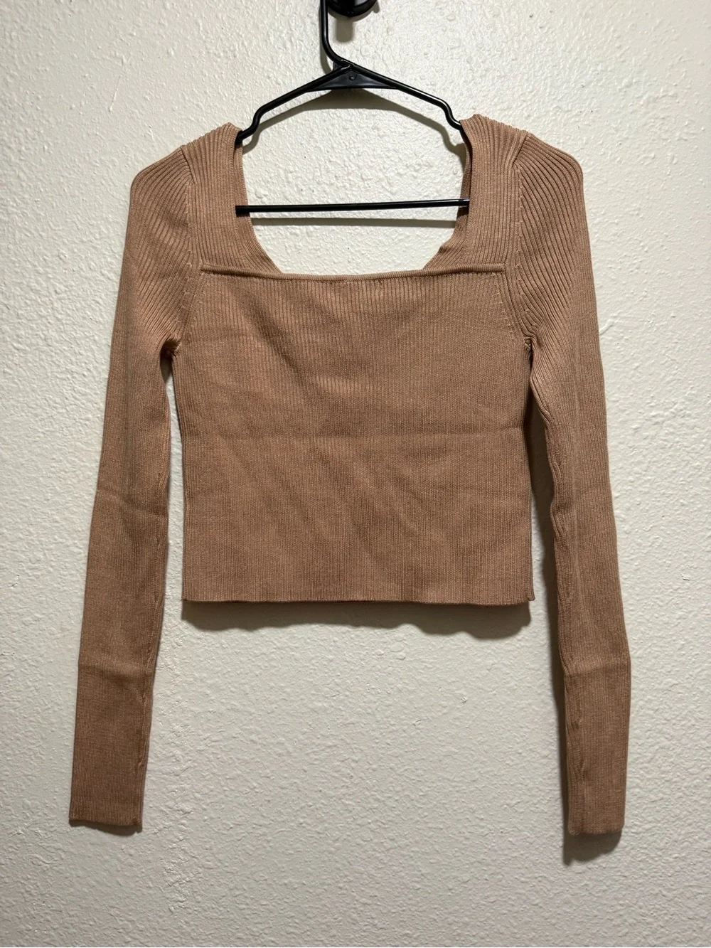 Promesa Ribbed V-Neck Long Sleeve Crop Top - Tan